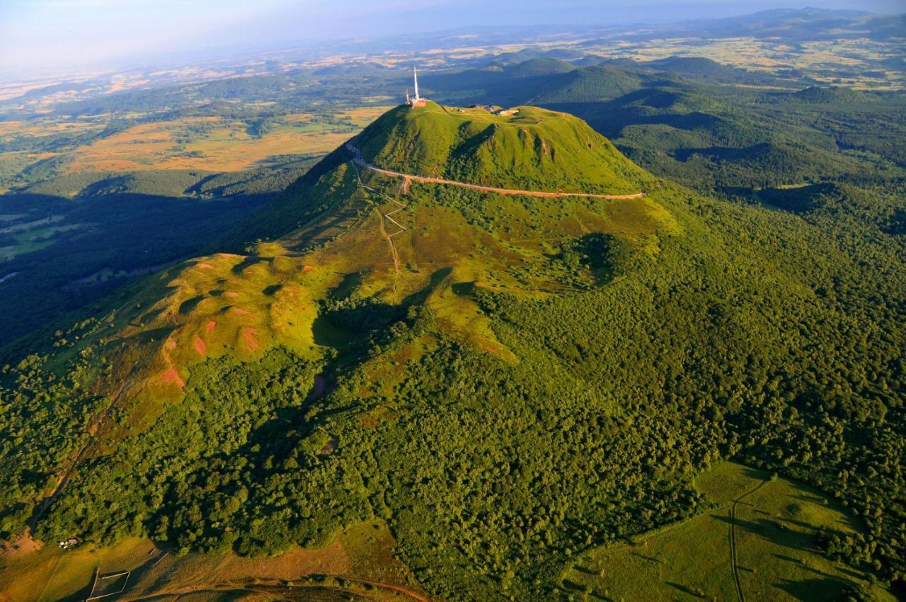 Gites Le Vieux Vinzelles Volvic Exteriör bild