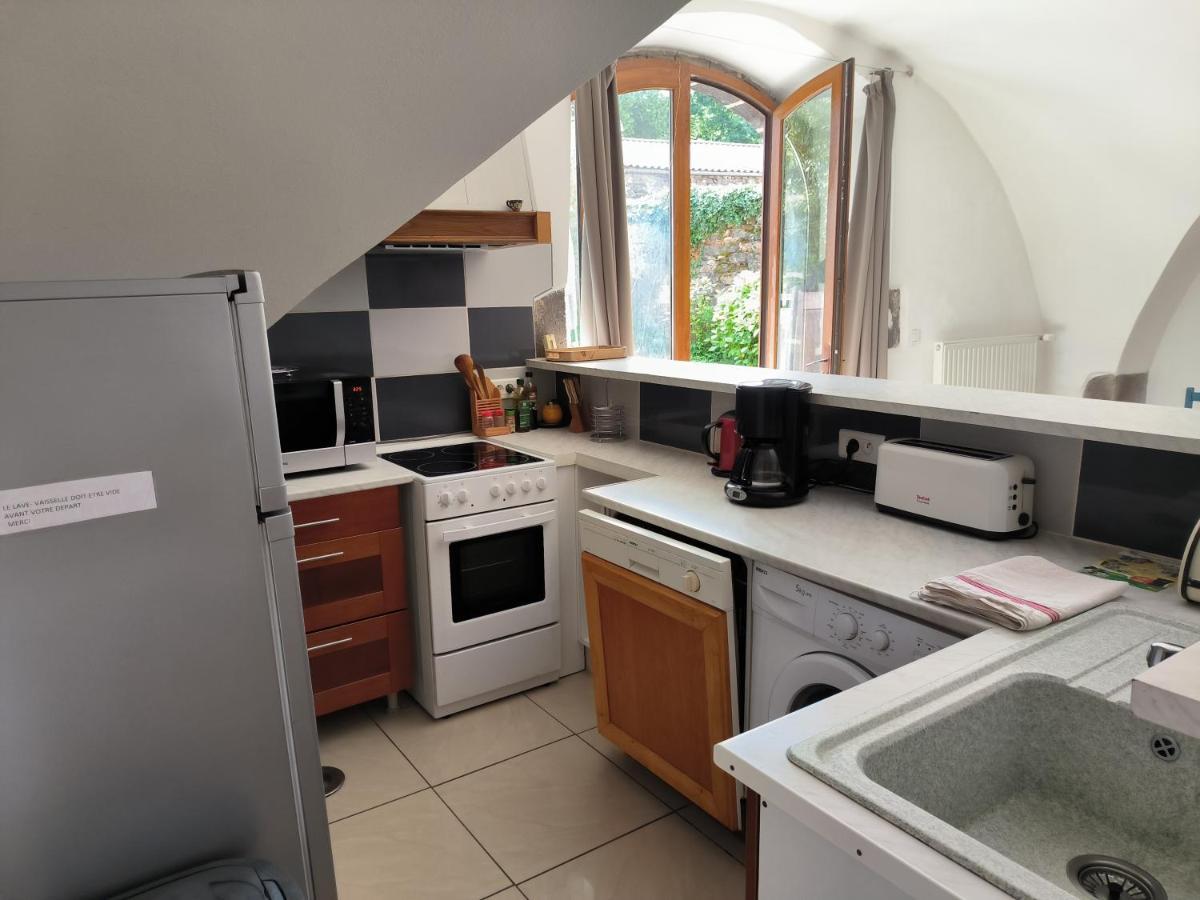 Gites Le Vieux Vinzelles Volvic Exteriör bild