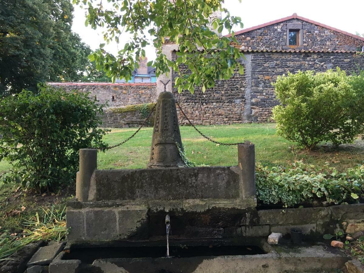 Gites Le Vieux Vinzelles Volvic Exteriör bild